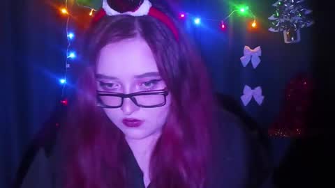 glamour_rebel online show from December 17, 2025, 1:17 pm