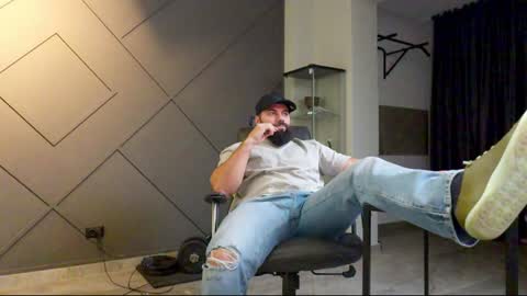 Matthew .. for short call me Matt online show from January 27, 2025, 2:20 am