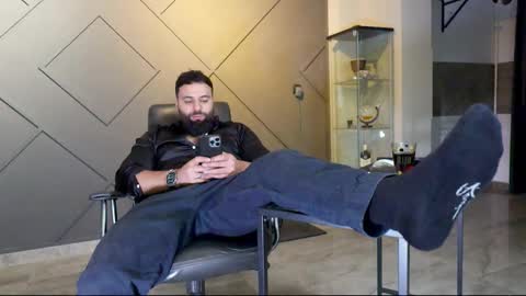 Matthew .. for short call me Matt online show from February 19, 2025, 1:40 am