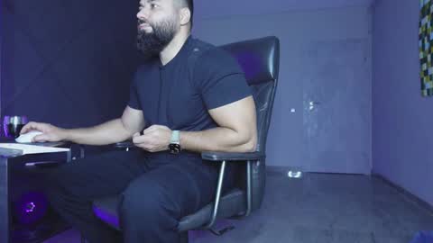 Matthew .. for short call me Matt online show from November 27, 2025, 7:49 pm