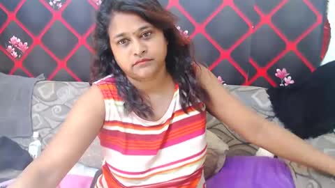 glitter candy online show from March 8, 2025, 8:22 am