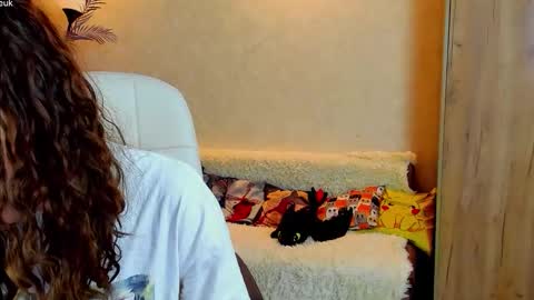 Gloria Wood online show from November 13, 2025, 4:50 pm