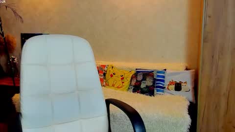 Gloria Wood online show from December 4, 2025, 4:48 pm