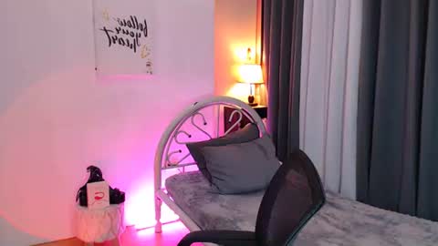 shy online show from November 3, 2025, 3:02 pm