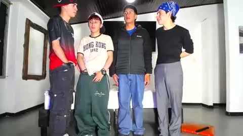 THOMAS AND DAMIAND online show from October 9, 2025, 6:17 pm