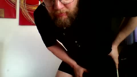 gnik_labinnah online show from March 4, 2025, 1:38 pm