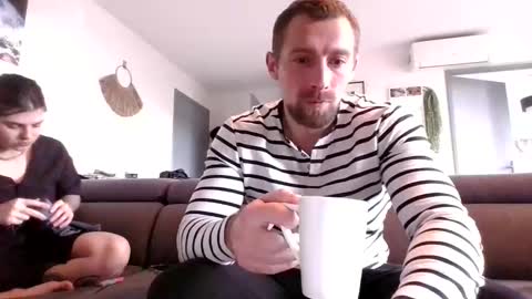 Snapshot of gnl_ chatting on December 14, 2025, 11:48 am gnl_ online show from December 14, 2025, 11:48 am