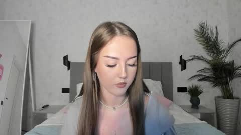 Lina online show from October 12, 2025, 8:46 am