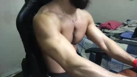 god hunkules online show from January 4, 2025, 4:00 pm