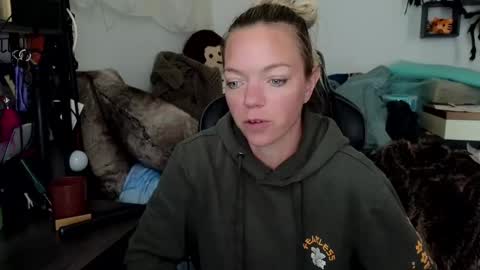 Patricia Mars           Goddess of Mars twitter thegoddessmindy online show from October 9, 2025, 4:16 pm