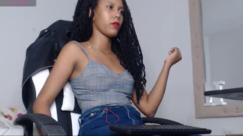 Snapshot of goddess_valen chatting on November 25, 2025, 4:18 pm goddess_valen online show from November 25, 2025, 4:18 pm