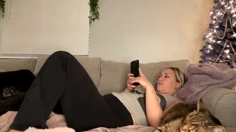 GoddessMayvn online show from December 21, 2024, 9:33 am