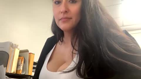 Snapshot of goddessxxrosexx chatting on January 29, 2025, 1:37 am GoddessxxRosexx online show from January 29, 2025, 1:37 am