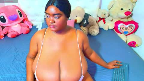 Snapshot of godessqqq chatting on October 1, 2025, 12:33 pm Godess Tracy online show from October 1, 2025, 12:33 pm