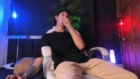 HUAN online show from January 18, 2025, 1:08 pm