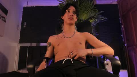 HUAN online show from February 28, 2025, 4:10 am