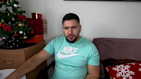 gold_alpha_boy online show from December 5, 2025, 9:29 am