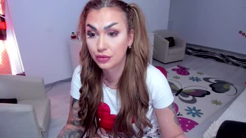 Snapshot of golddivine00 chatting on February 14, 2025, 8:21 am Nicole.. online show from February 14, 2025, 8:21 am