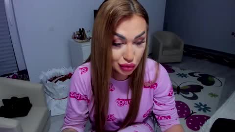 Snapshot of golddivine00 chatting on February 16, 2025, 5:04 am Nicole.. online show from February 16, 2025, 5:04 am