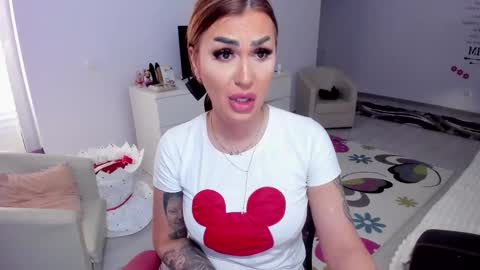 Snapshot of golddivine00 chatting on February 20, 2025, 2:13 pm Nicole.. online show from February 20, 2025, 2:13 pm