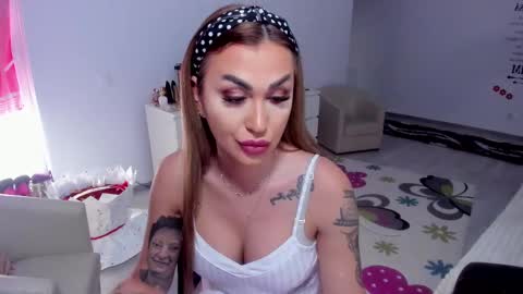 Snapshot of golddivine00 chatting on February 26, 2025, 8:59 am Nicole.. online show from February 26, 2025, 8:59 am