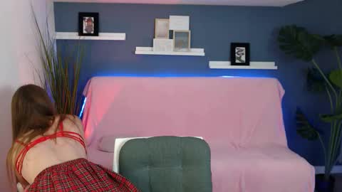 Snapshot of golden__rose chatting on October 11, 2025, 12:04 pm golden__rose online show from October 11, 2025, 12:04 pm