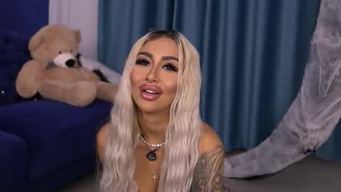 GoldenAmberX online show from October 27, 2025, 6:28 am