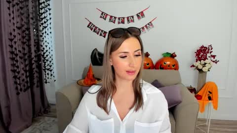 Olivia online show from October 25, 2025, 4:20 am