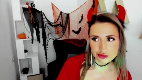 Olivia online show from October 31, 2025, 5:08 am