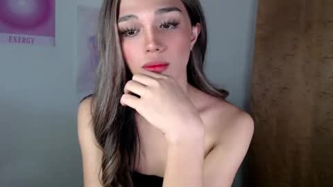 Lily is Gold online show from March 9, 2025, 2:39 am