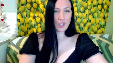 Snapshot of goldmoonn chatting on December 9, 2024, 6:35 pm goldmoonn online show from December 9, 2024, 6:35 pm