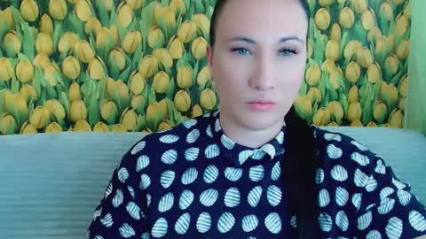 Snapshot of goldmoonn chatting on September 14, 2025, 12:04 pm goldmoonn online show from September 14, 2025, 12:04 pm