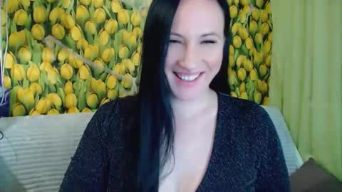 Snapshot of goldmoonn chatting on November 19, 2025, 3:23 pm goldmoonn online show from November 19, 2025, 3:23 pm