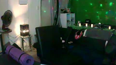 Snapshot of goldyguy011 chatting on February 18, 2025, 6:04 pm goldyguy011 online show from February 18, 2025, 6:04 pm