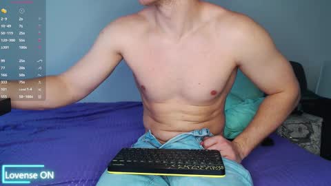 Snapshot of golov176 chatting on November 23, 2025, 8:47 am LEO online show from November 23, 2025, 8:47 am