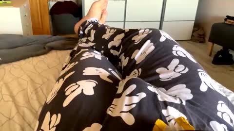 Snapshot of gonce2000 chatting on October 24, 2025, 8:22 am Gonce online show from October 24, 2025, 8:22 am