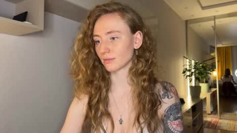 Snapshot of good__choice chatting on November 16, 2025, 1:39 pm Polly online show from November 16, 2025, 1:39 pm