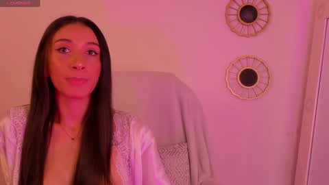 Snapshot of gorgeous_brunette chatting on January 7, 2025, 8:52 pm Rose online show from January 7, 2025, 8:52 pm