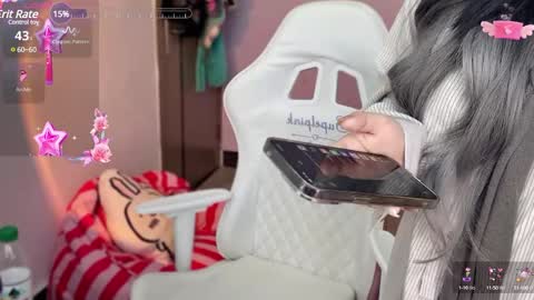 Snapshot of gorgeous_girl33 chatting on December 20, 2024, 5:04 am gorgeous girl33 online show from December 20, 2024, 5:04 am