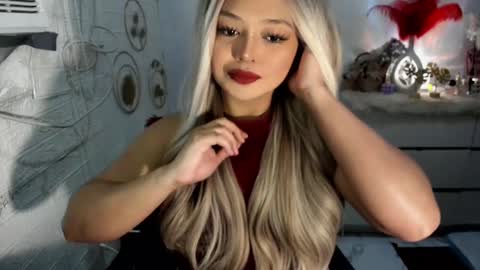 Snapshot of gorgeousamandarose chatting on February 18, 2025, 4:26 pm Amanda rose online show from February 18, 2025, 4:26 pm