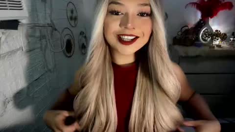 Snapshot of gorgeousamandarose chatting on March 7, 2025, 4:11 pm Amanda rose online show from March 7, 2025, 4:11 pm