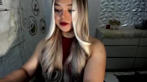 Snapshot of gorgeousamandarose chatting on October 15, 2025, 11:49 pm Amanda rose online show from October 15, 2025, 11:49 pm