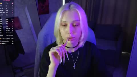 Snapshot of goth__tv chatting on November 11, 2025, 9:42 am Violeta online show from November 11, 2025, 9:42 am