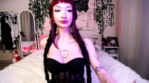 Snapshot of gothdesss chatting on January 24, 2025, 10:51 pm online show from January 24, 2025, 10:51 pm