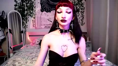 Snapshot of gothdesss chatting on February 26, 2025, 2:15 am online show from February 26, 2025, 2:15 am