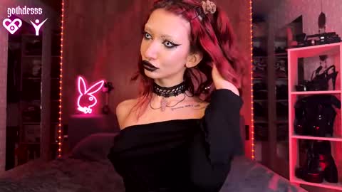 Snapshot of gothdesss chatting on October 4, 2025, 10:30 pm online show from October 4, 2025, 10:30 pm