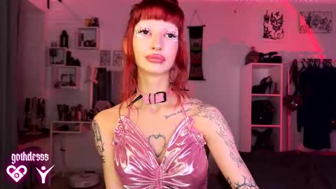 Snapshot of gothdesss chatting on October 12, 2025, 12:53 am online show from October 12, 2025, 12:53 am