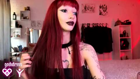 Snapshot of gothdesss chatting on October 18, 2025, 5:54 am online show from October 18, 2025, 5:54 am