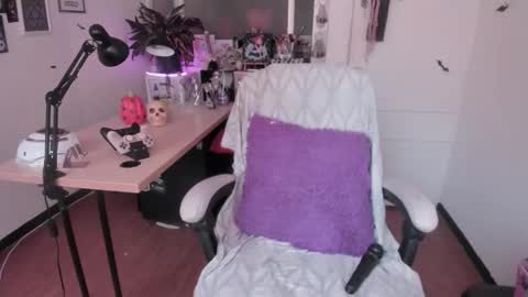 hi my name is Elizabeth nice to meet you online show from October 26, 2025, 4:24 pm