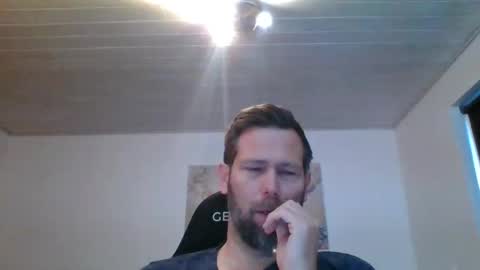 Snapshot of gottalop chatting on November 17, 2025, 12:22 pm gottalop online show from November 17, 2025, 12:22 pm